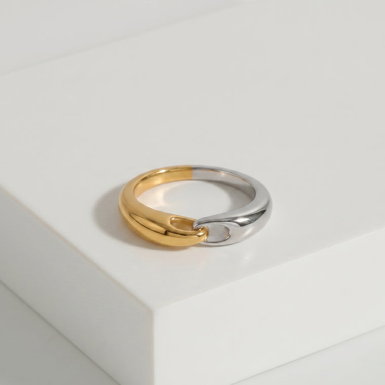 Ema Ring