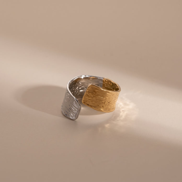 Farah Ring