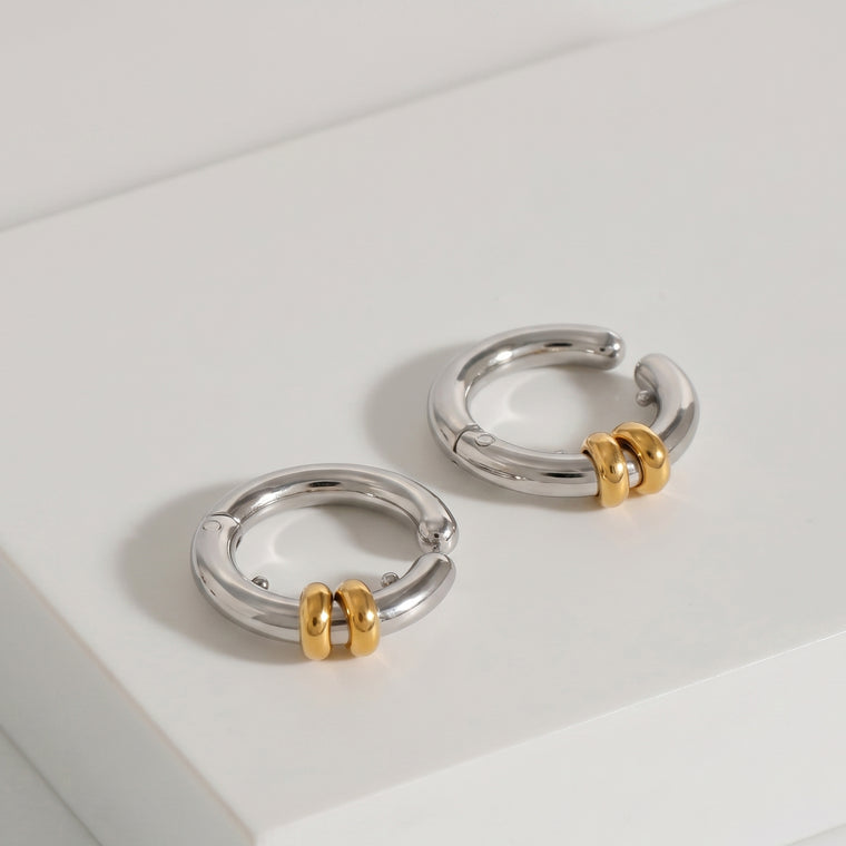 Mona Earcuff