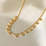 Adele Halsband